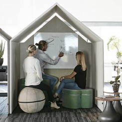 Götessons The Hut, Whiteboard, 110x90 cm 