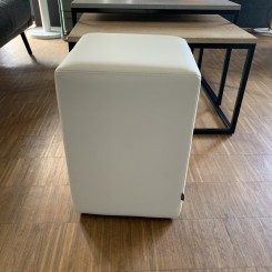 Sitzhocker Pomp Leder schneeweiß Abverkauf 
