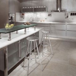 Nuta Barhocker in 3 Höhen von Mobles 