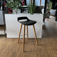 Wilkhahn Barstuhl Occo 223/20 aus Massivholz Eiche Sitzschale schwarz 