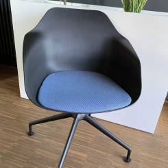 6er Set Wilkhahn Universalstuhl Yonda mit Viersternfußgestell mit Sitzpolster 320/31 Angebotspreis 